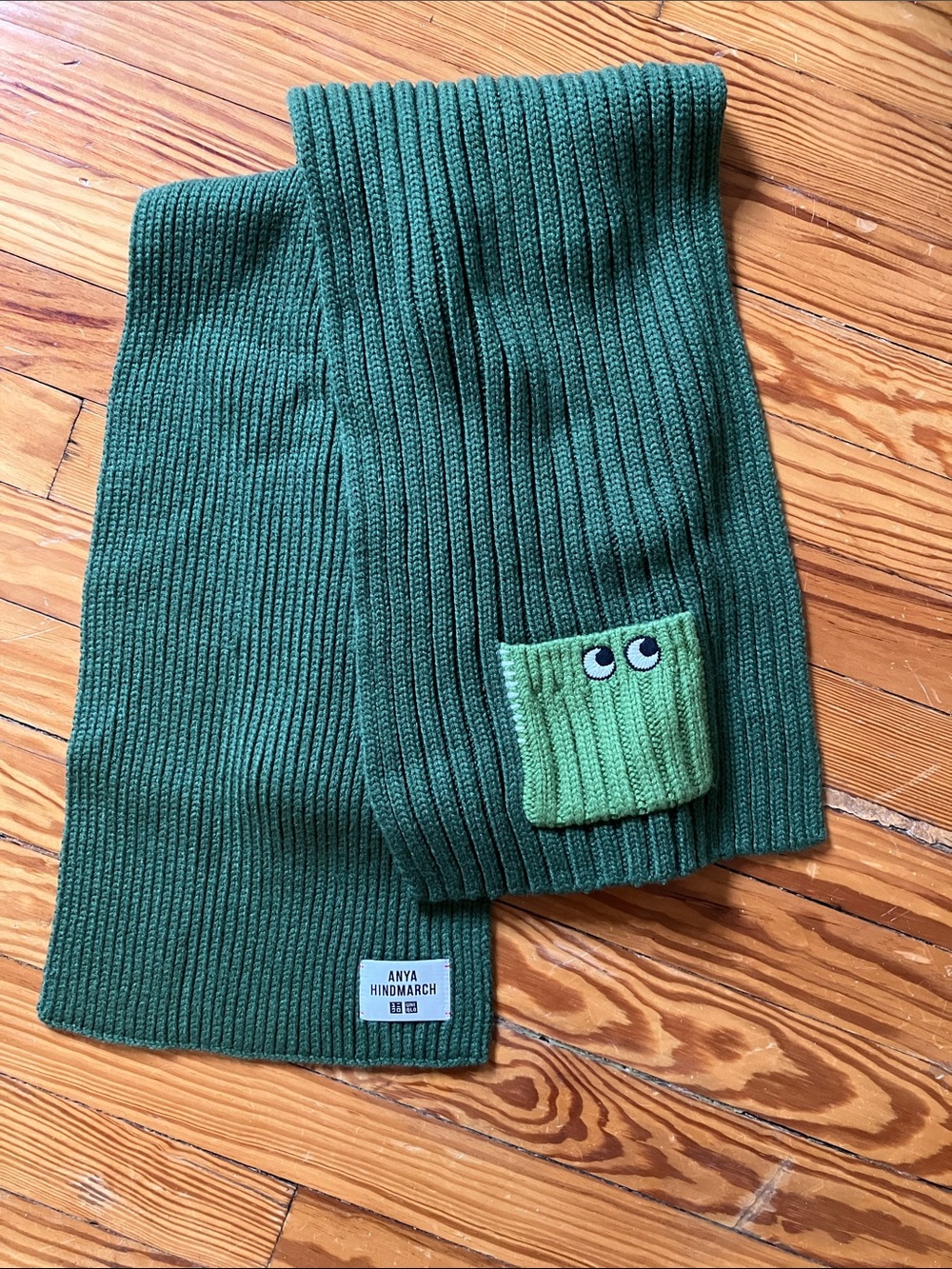 Anya Hindmarch + Uniqlo Two-Tone Green Ribbed Scarf with Eye Pocket